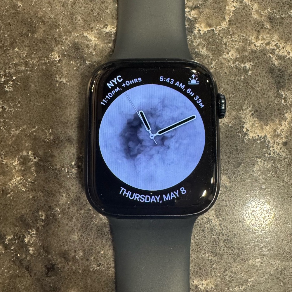 Apple Watch Series 8 (GPS) 45mm Aluminum
Case with Midnight Sport Band - S/M - Picture 3 of 11